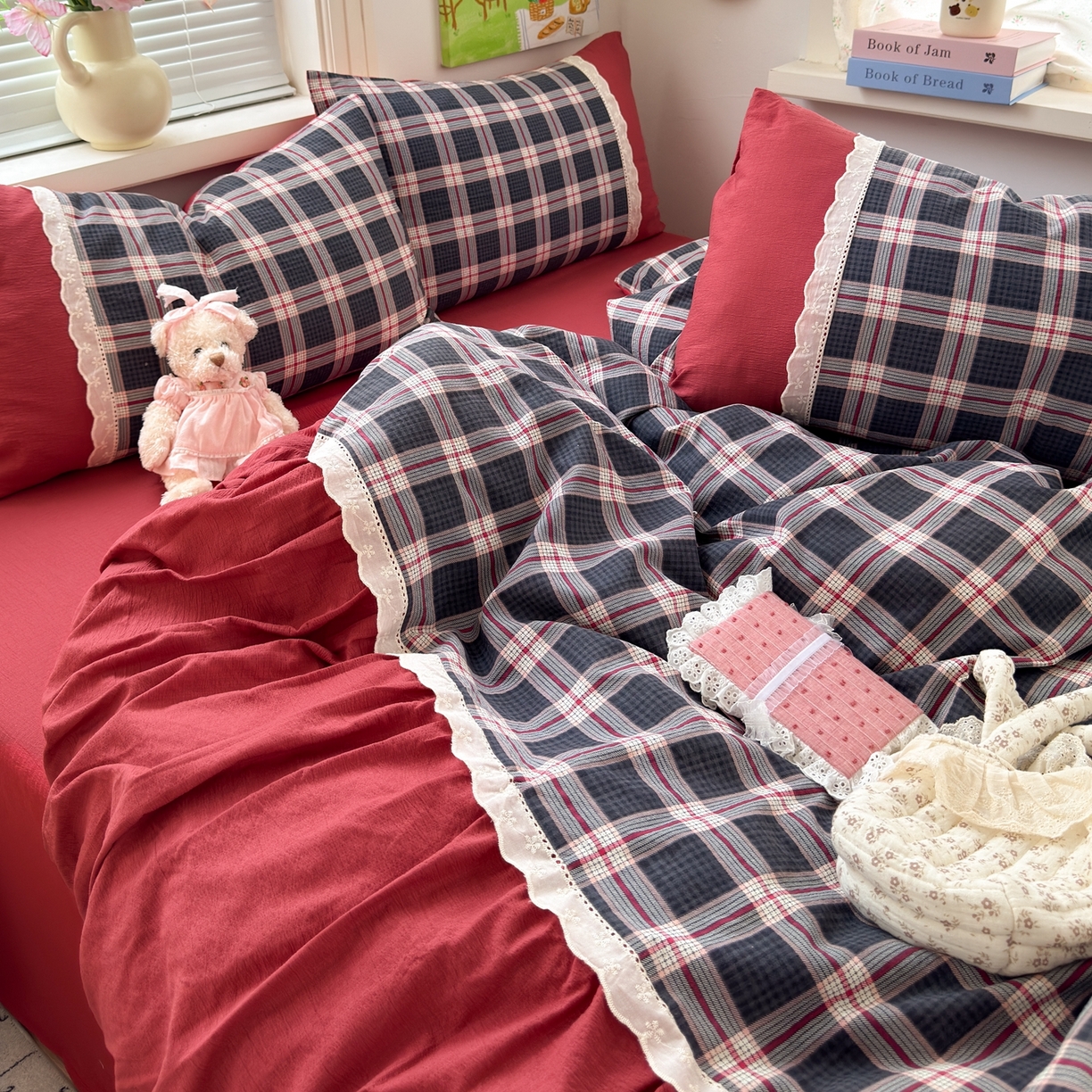 91家纺网 家纺一手货源 找家纺 典雅家纺 2025新款A类超柔双层纱四件套花边工艺款四件套 格言