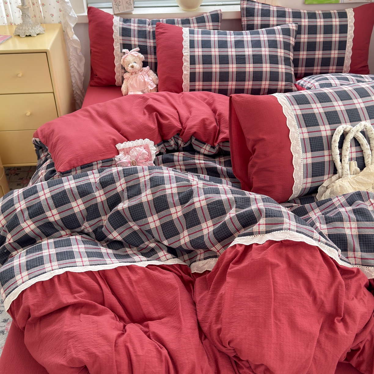 91家纺网 家纺一手货源 找家纺 典雅家纺 2025新款A类超柔双层纱四件套花边工艺款四件套 格言