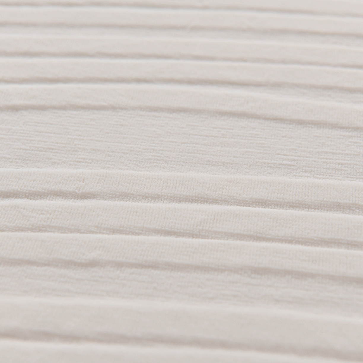 91家纺网 家纺一手货源 找家纺 推推家纺 2025新款雕花加厚牛奶绒床笠 条纹时代-米白