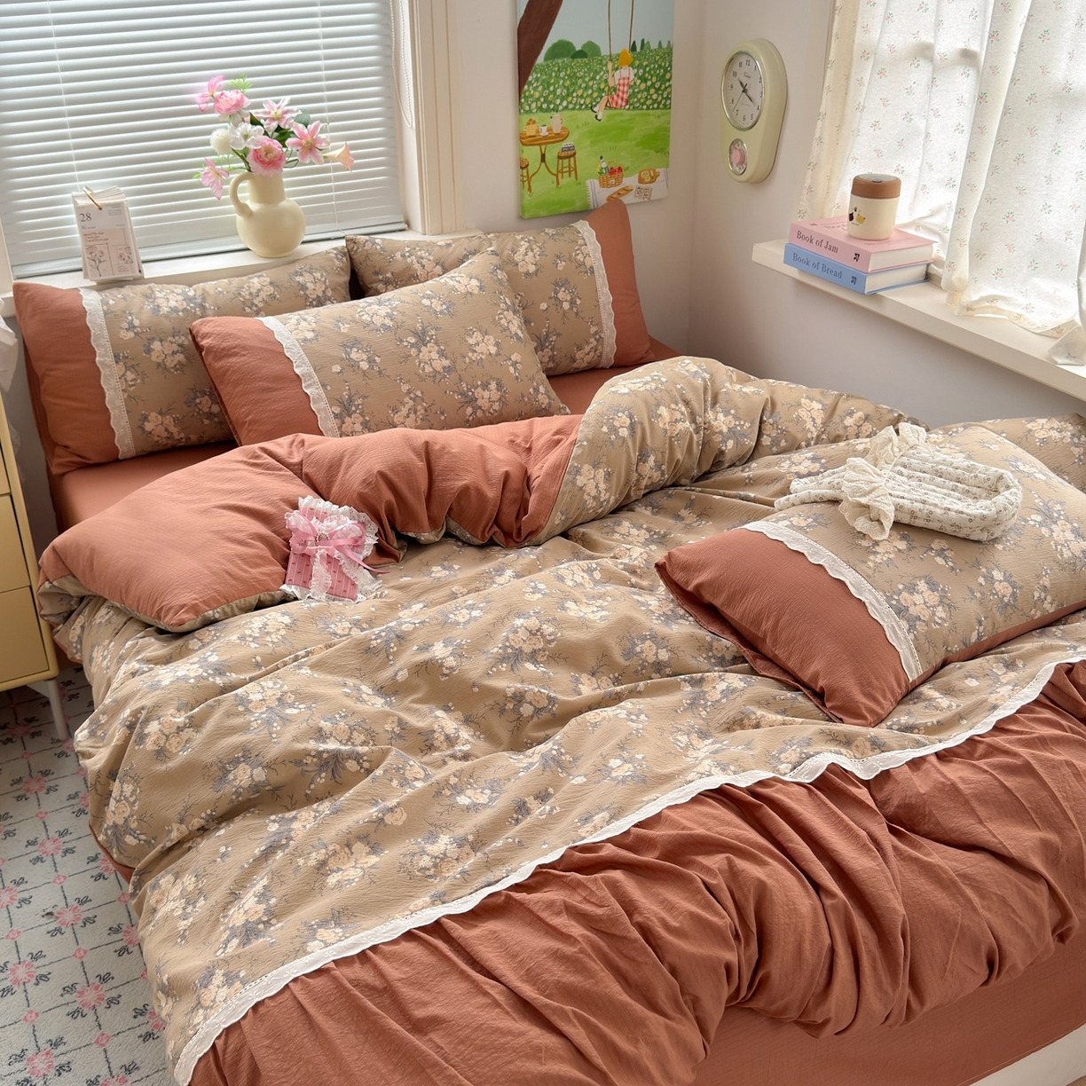 91家纺网 家纺一手货源 找家纺 典雅家纺 2025新款A类超柔双层纱四件套花边工艺款四件套 花香拿铁