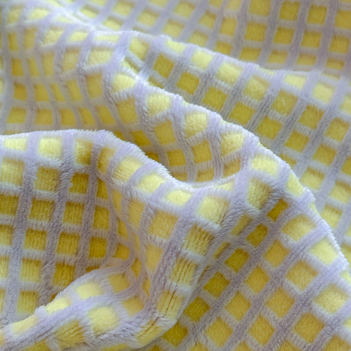 91家纺网 家纺一手货源 找家纺 桃子家居 2025新款A类ins菠萝毯全消光烂花撞色华夫格三角针工艺加厚牛奶绒毛毯多功能毯 绒-菠萝毯黄紫