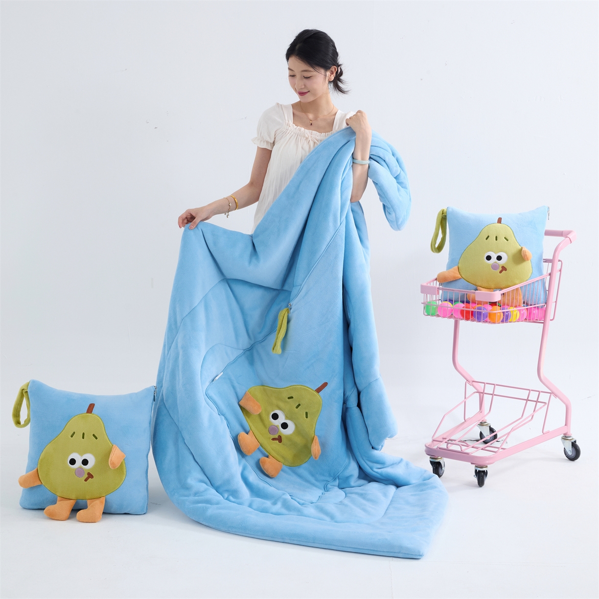 91家纺网 家纺一手货源 找家纺 （总）照世家纺 2025新款牛奶绒抗菌棉pear款抱枕被