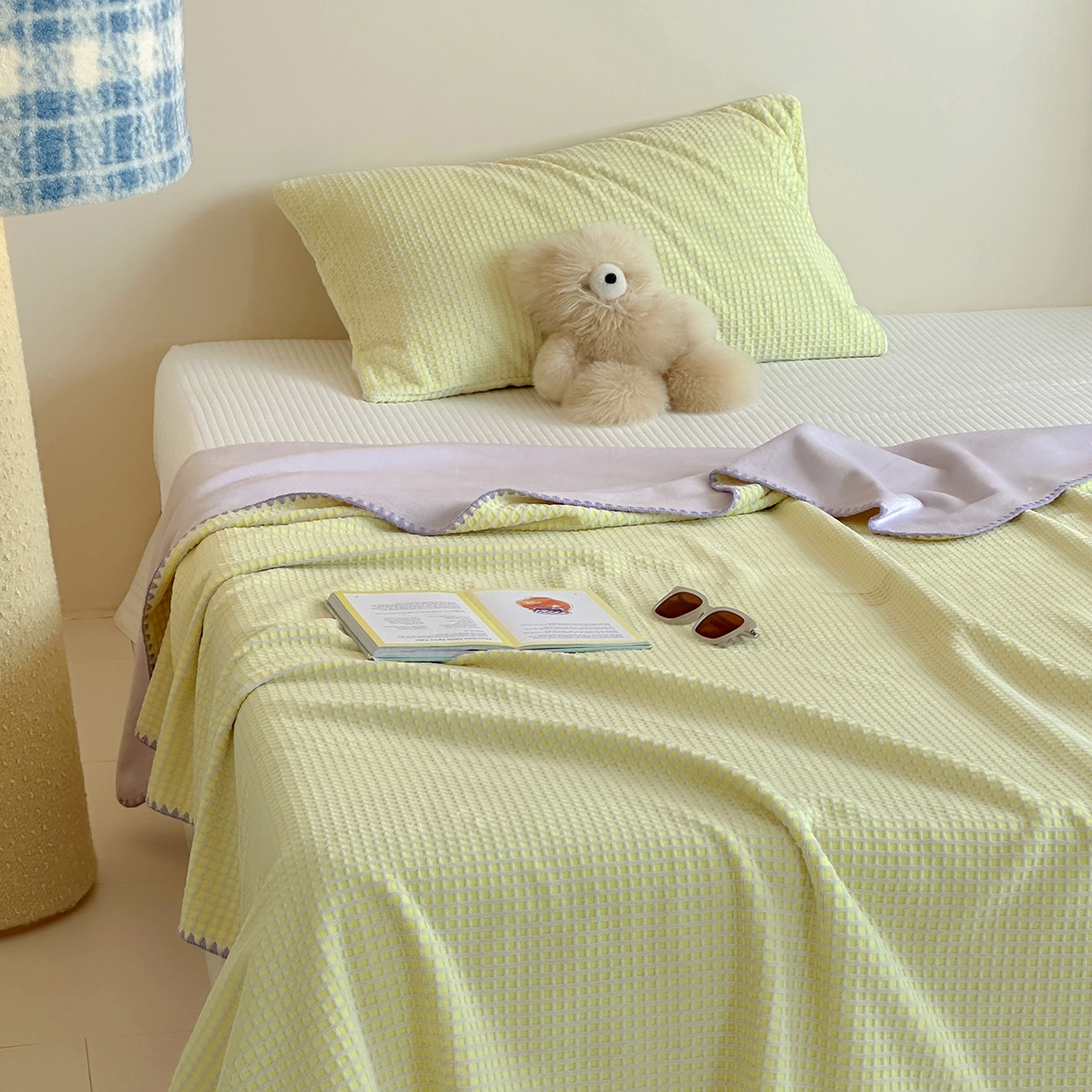 91家纺网 家纺一手货源 找家纺 桃子家居 2025新款A类ins菠萝毯全消光烂花撞色华夫格三角针工艺加厚牛奶绒毛毯多功能毯 绒-菠萝毯黄紫