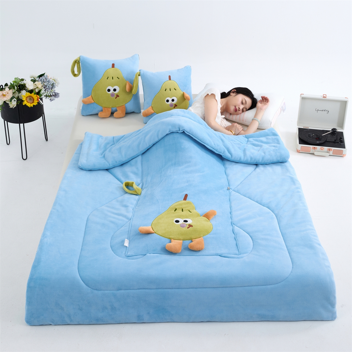 91家纺网 家纺一手货源 找家纺 （总）照世家纺 2025新款牛奶绒抗菌棉pear款抱枕被