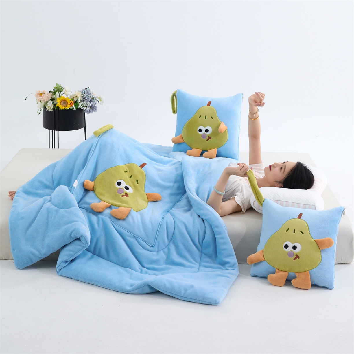 91家纺网 家纺一手货源 找家纺 （总）照世家纺 2025新款牛奶绒抗菌棉pear款抱枕被