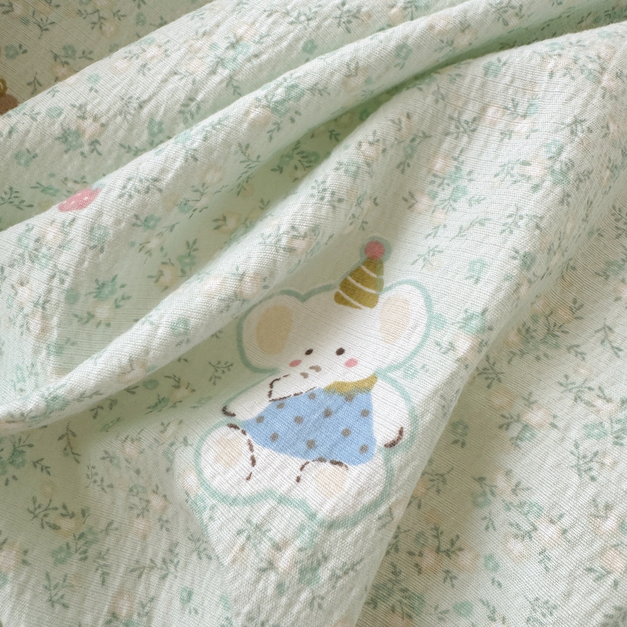 91家纺网 家纺一手货源 找家纺 典雅家纺 2025新款A类超柔双层纱四件套花边工艺款四件套 快乐小象