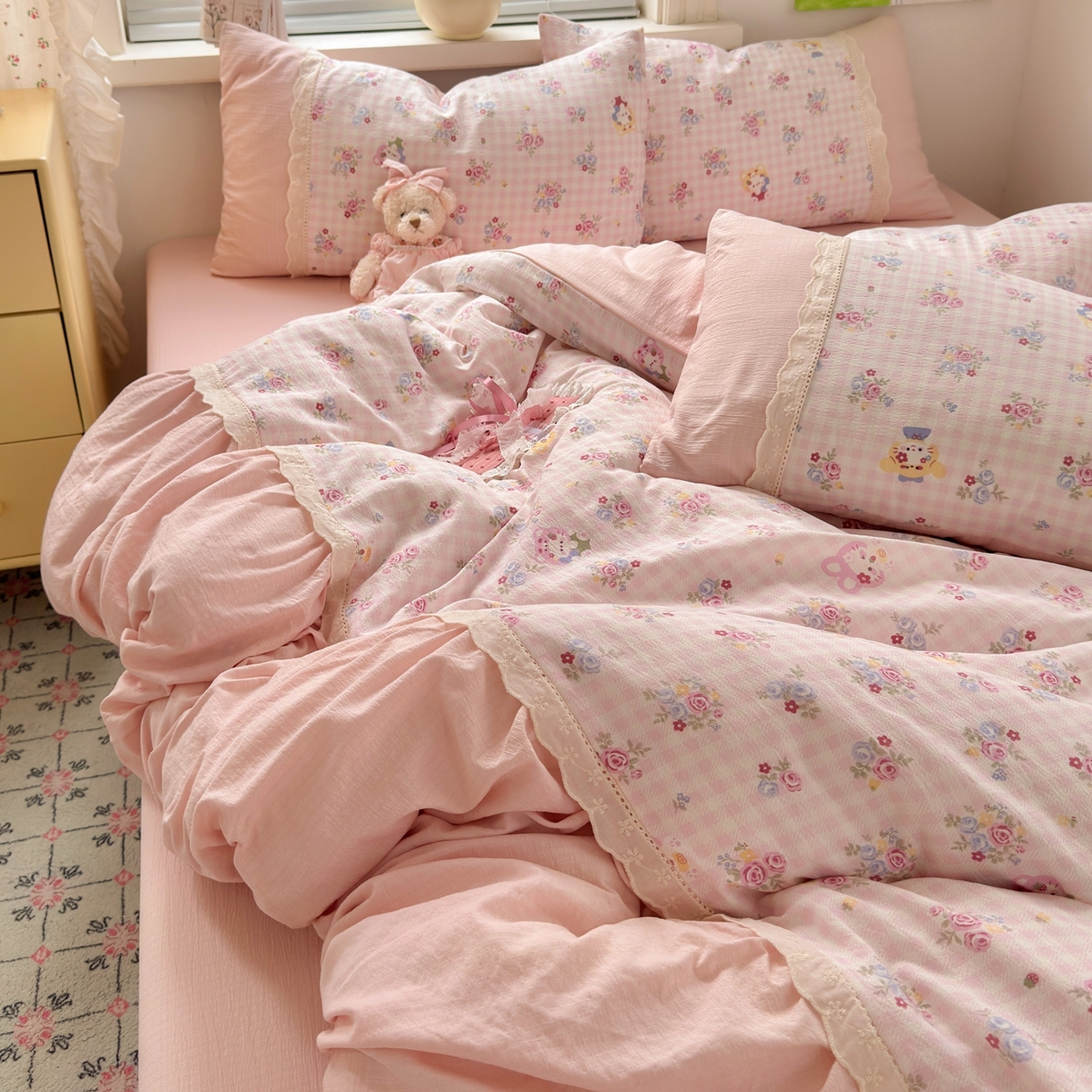 91家纺网 家纺一手货源 找家纺 典雅家纺 2025新款A类超柔双层纱四件套花边工艺款四件套 欧若拉