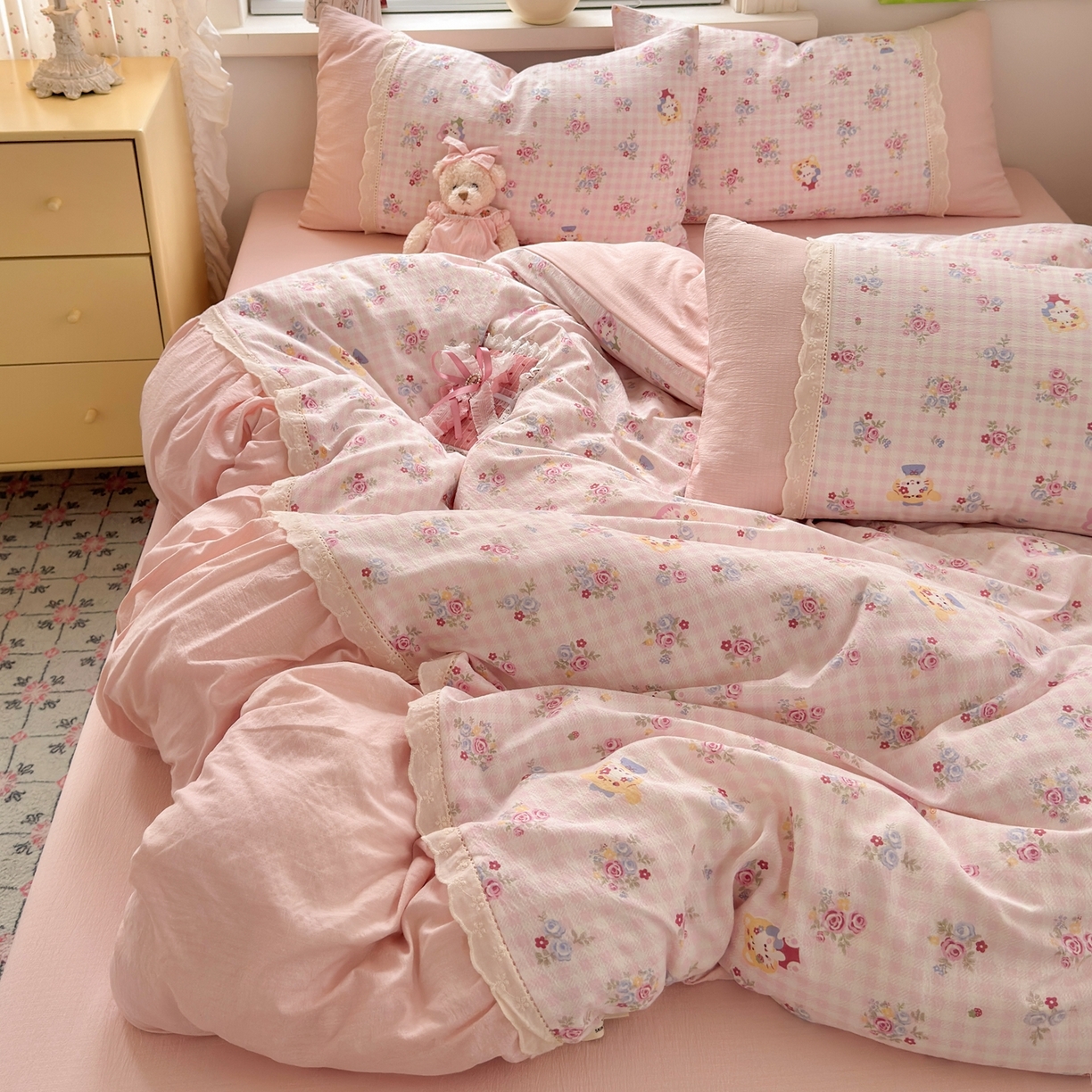 91家纺网 家纺一手货源 找家纺 典雅家纺 2025新款A类超柔双层纱四件套花边工艺款四件套 欧若拉