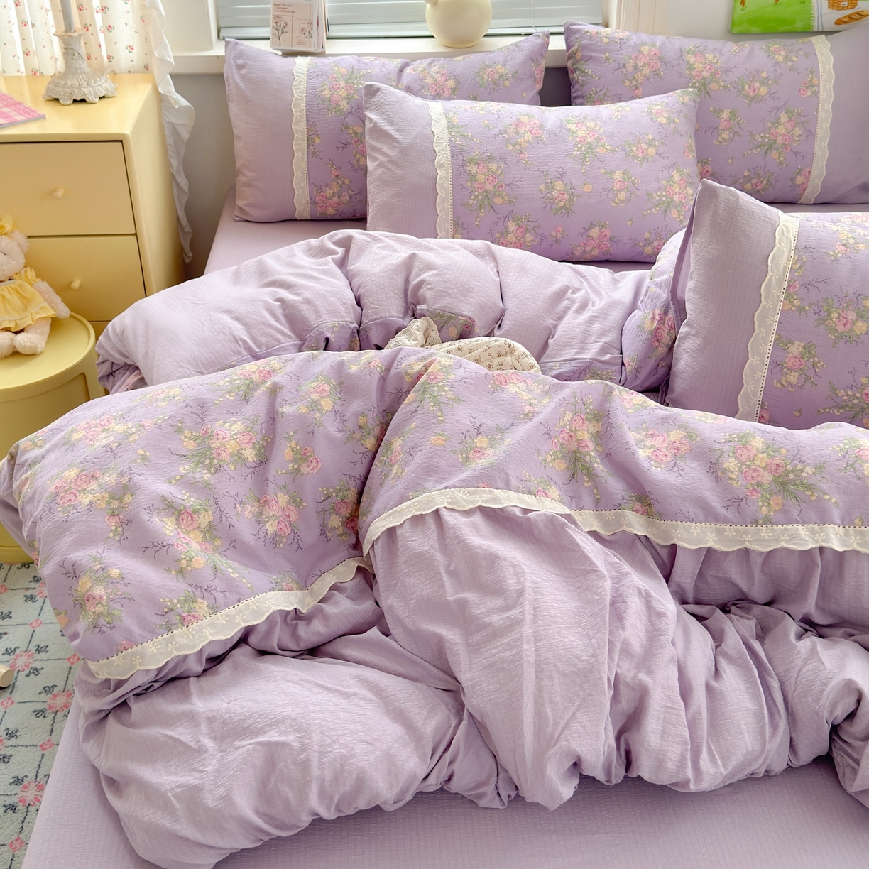 91家纺网 家纺一手货源 找家纺 典雅家纺 2025新款A类超柔双层纱四件套花边工艺款四件套 紫嫣