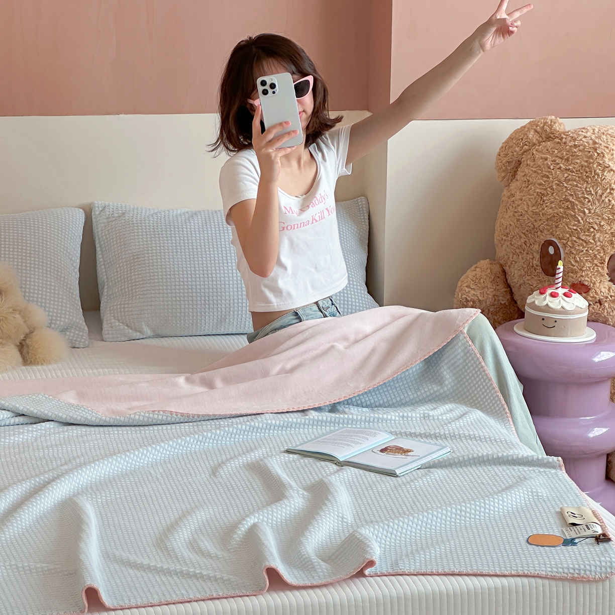 91家纺网 家纺一手货源 找家纺 桃子家居 2025新款A类ins菠萝毯全消光烂花撞色华夫格三角针工艺加厚牛奶绒毛毯多功能毯 绒-菠萝毯蓝粉