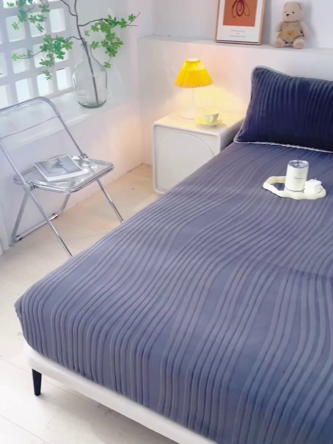 91家纺网 家纺一手货源 找家纺 推推家纺 2025新款雕花加厚牛奶绒床笠 条纹时代-深灰