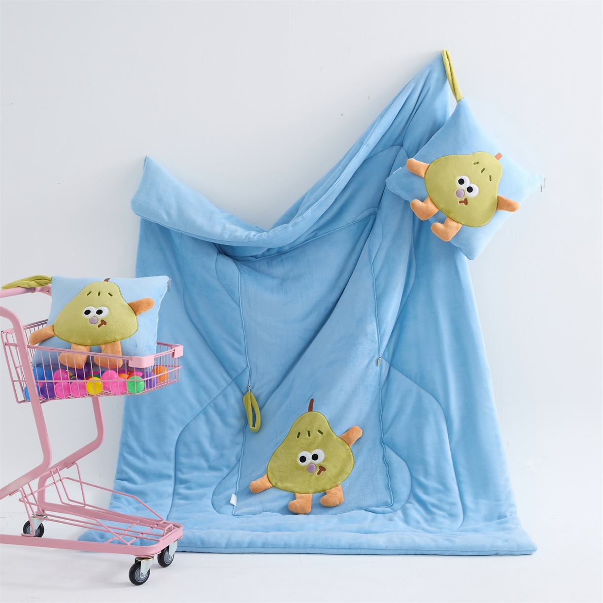 91家纺网 家纺一手货源 找家纺 照世家纺 2025新款牛奶绒抗菌棉pear款抱枕被 宝石蓝