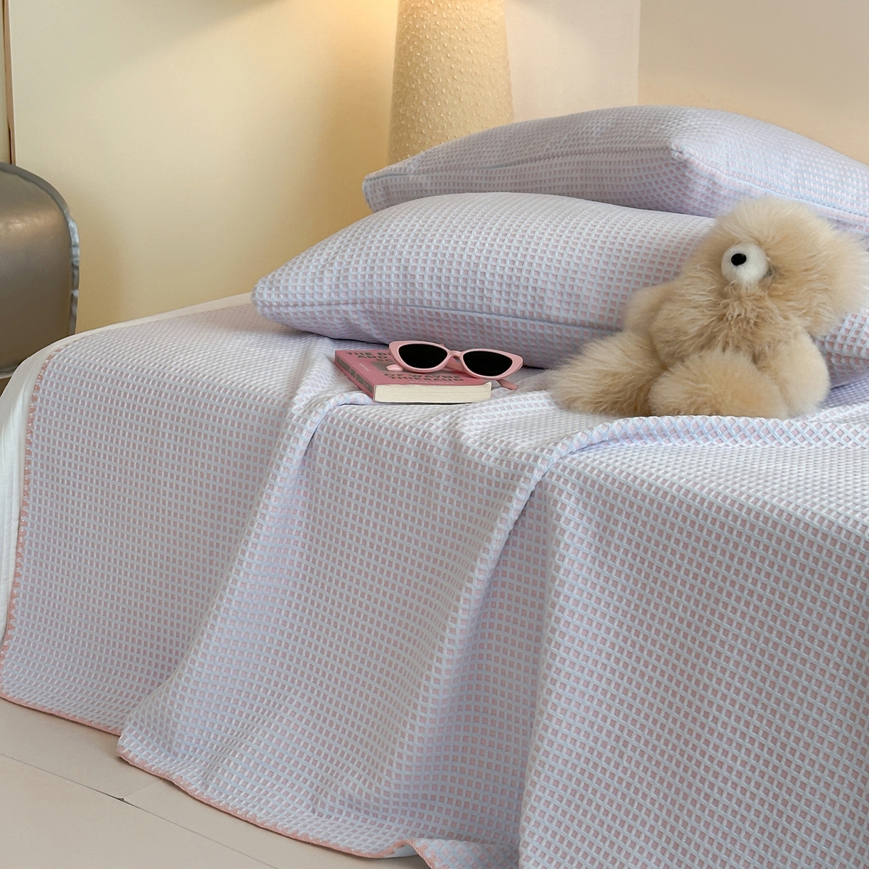 91家纺网 家纺一手货源 找家纺 桃子家居 2025新款A类ins菠萝毯全消光烂花撞色华夫格三角针工艺加厚牛奶绒毛毯多功能毯 绒-菠萝毯紫兰