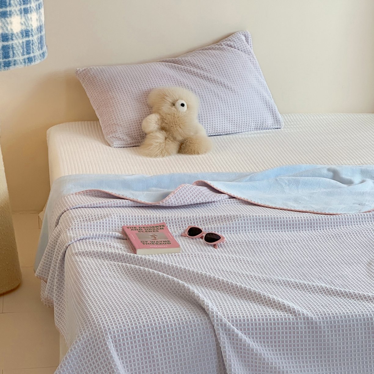 91家纺网 家纺一手货源 找家纺 桃子家居 2025新款A类ins菠萝毯全消光烂花撞色华夫格三角针工艺加厚牛奶绒毛毯多功能毯 绒-菠萝毯紫兰