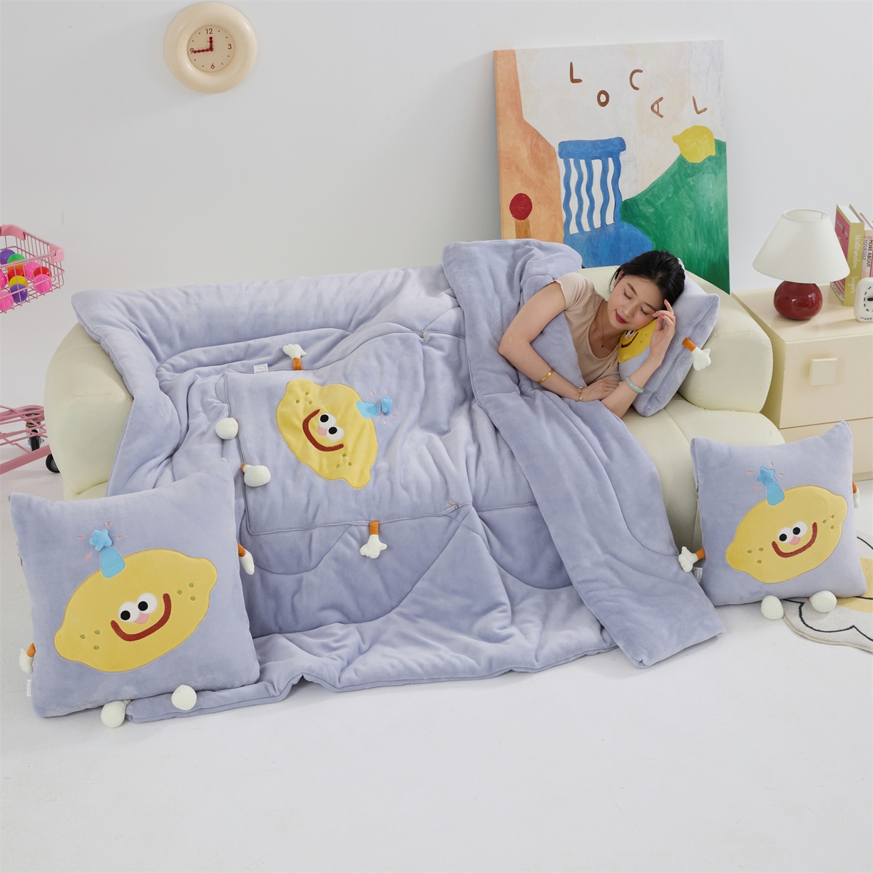 91家纺网 家纺一手货源 找家纺 照世家纺 2025新款牛奶绒抗菌棉mango款抱枕被 香芋紫