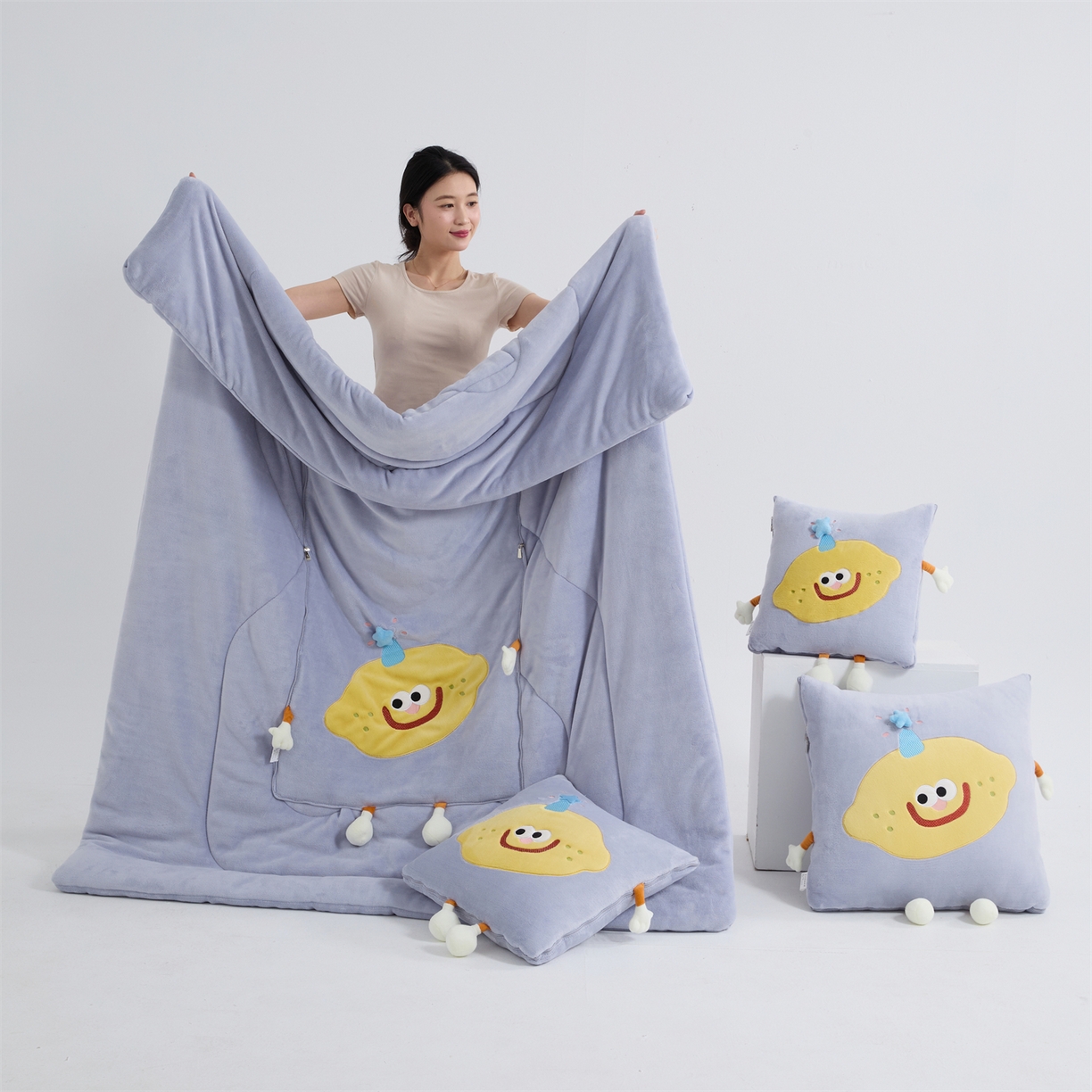 91家纺网 家纺一手货源 找家纺 照世家纺 2025新款牛奶绒抗菌棉mango款抱枕被 香芋紫