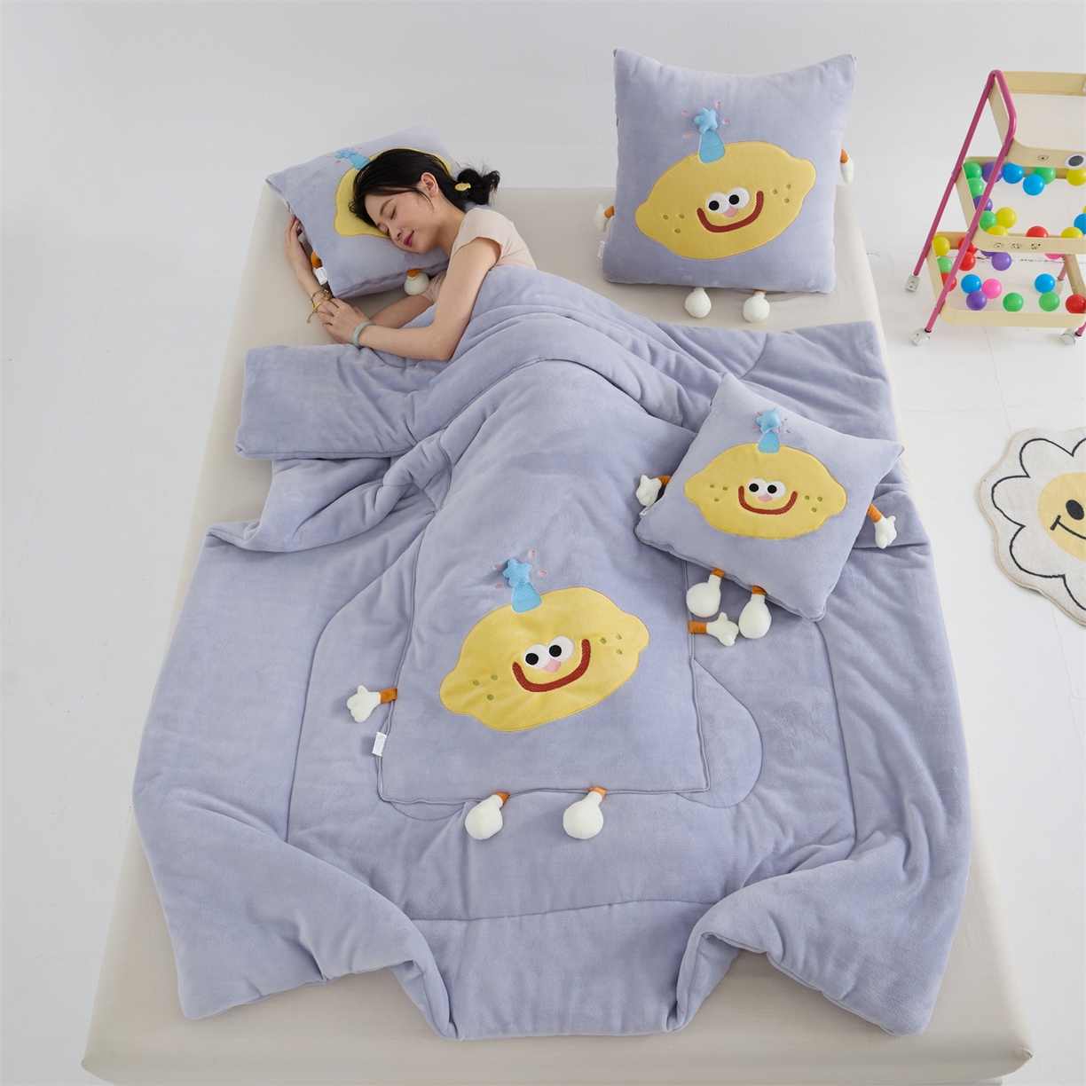 91家纺网 家纺一手货源 找家纺 照世家纺 2025新款牛奶绒抗菌棉mango款抱枕被 香芋紫