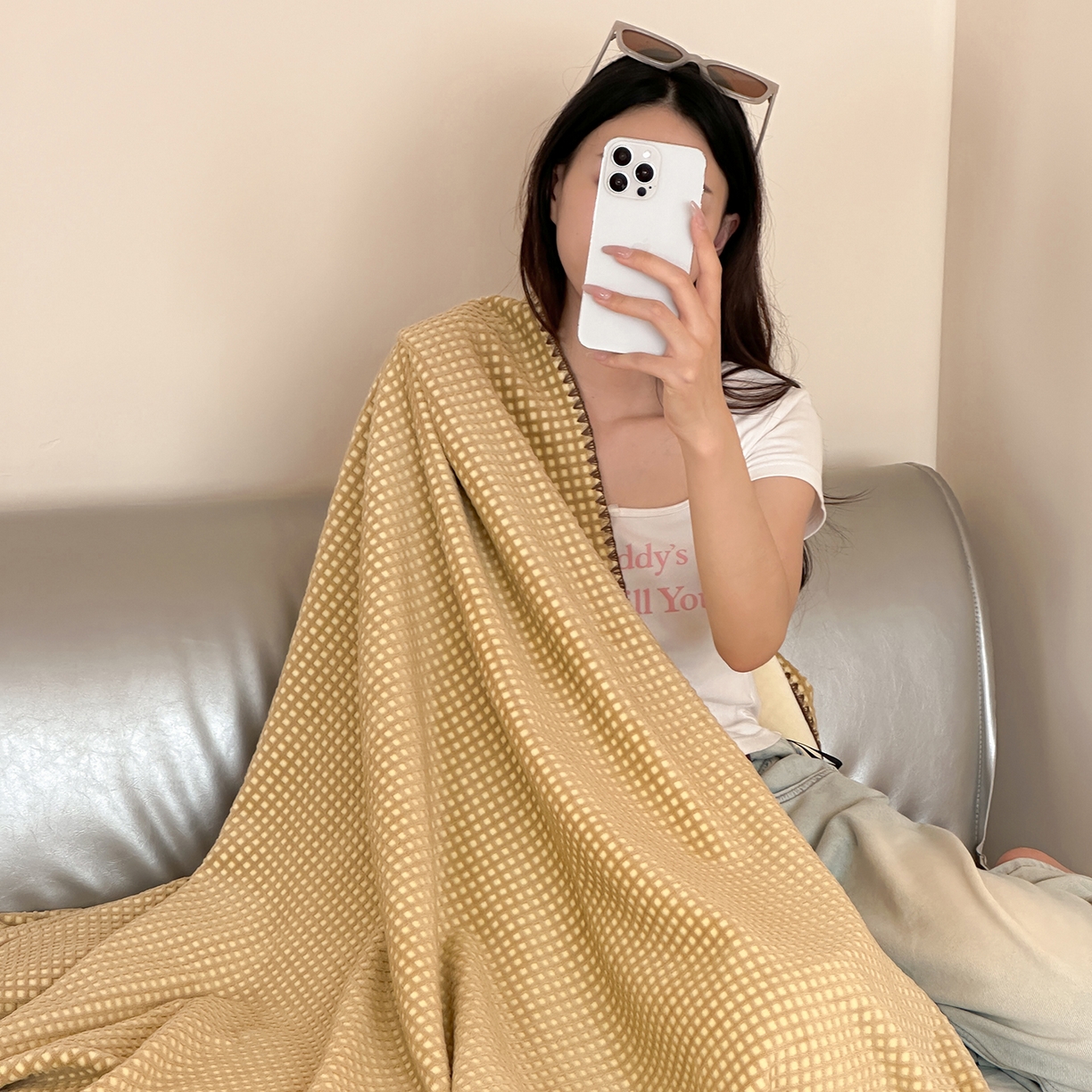 91家纺网 家纺一手货源 找家纺 桃子家居 2025新款A类ins菠萝毯全消光烂花撞色华夫格三角针工艺加厚牛奶绒毛毯多功能毯 绒-菠萝毯棕黄