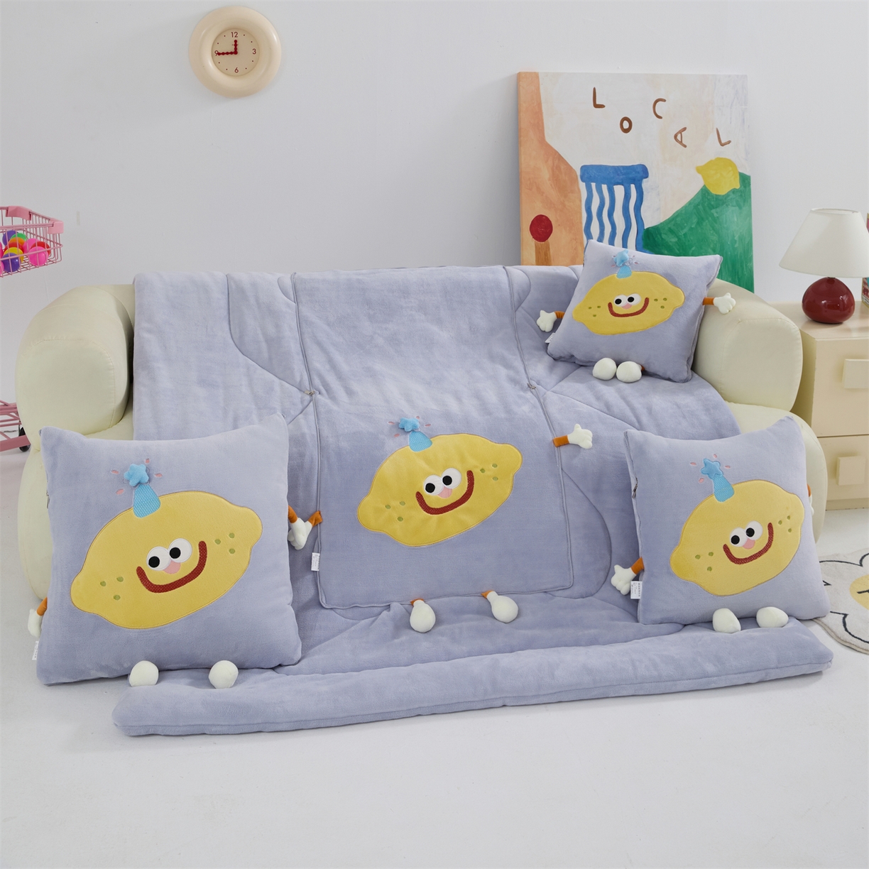 91家纺网 家纺一手货源 找家纺 照世家纺 2025新款牛奶绒抗菌棉mango款抱枕被 香芋紫