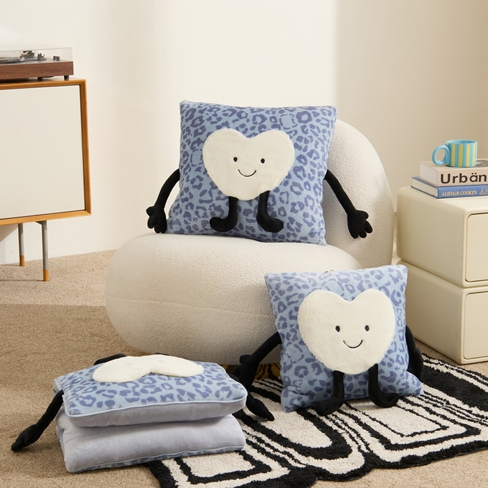 91家纺网 家纺一手货源 找家纺 多米家居 2025新款牛奶绒请开心抱枕被-Jellylove系列 Jellylove-豹豹蓝