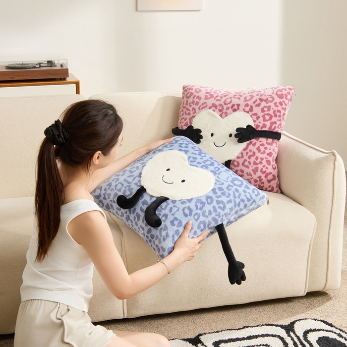 91家纺网 家纺一手货源 找家纺 多米家居 2025新款牛奶绒请开心抱枕被-Jellylove系列 组合图仅供参考不可下单