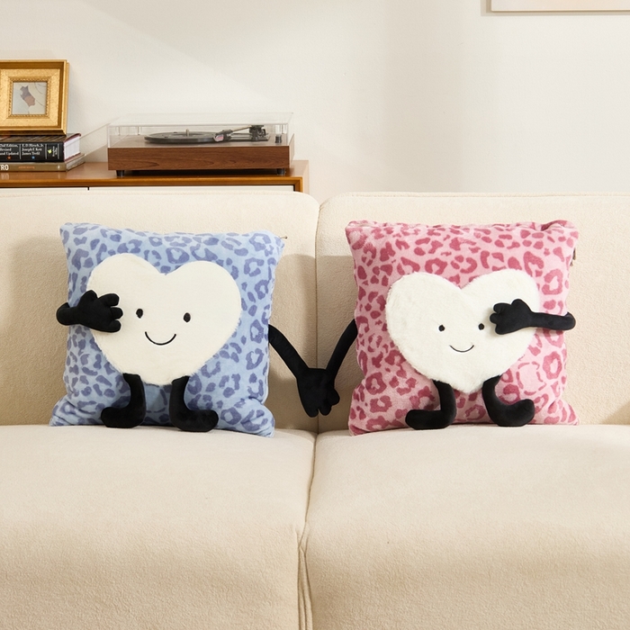 91家纺网 家纺一手货源 找家纺 多米家居 2025新款牛奶绒请开心抱枕被-Jellylove系列 组合图仅供参考不可下单