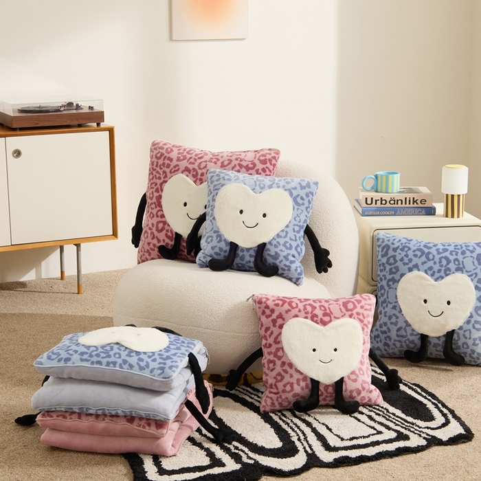 91家纺网 家纺一手货源 找家纺 多米家居 2025新款牛奶绒请开心抱枕被-Jellylove系列 组合图仅供参考不可下单