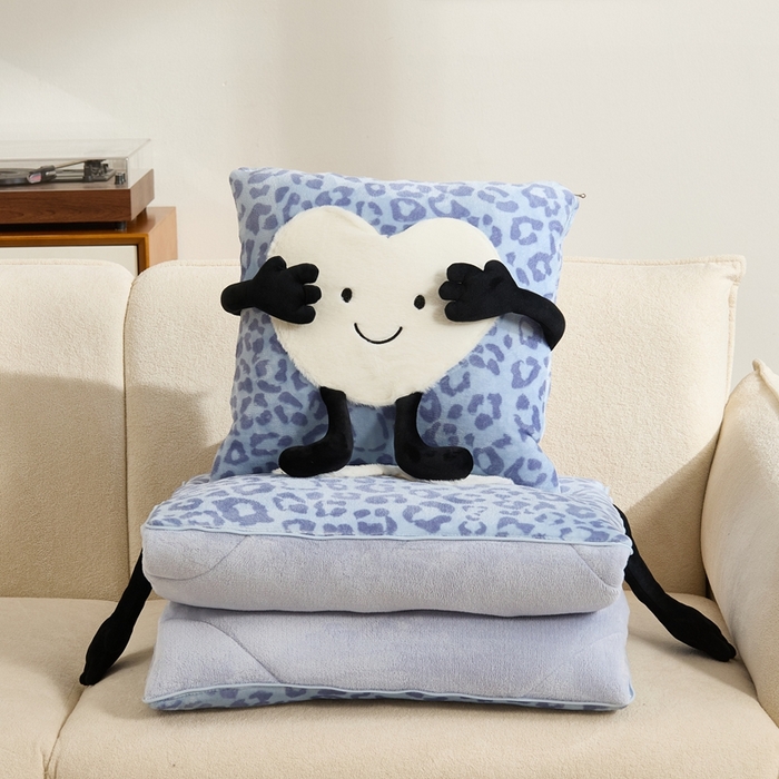 91家纺网 家纺一手货源 找家纺 多米家居 2025新款牛奶绒请开心抱枕被-Jellylove系列 Jellylove-豹豹蓝