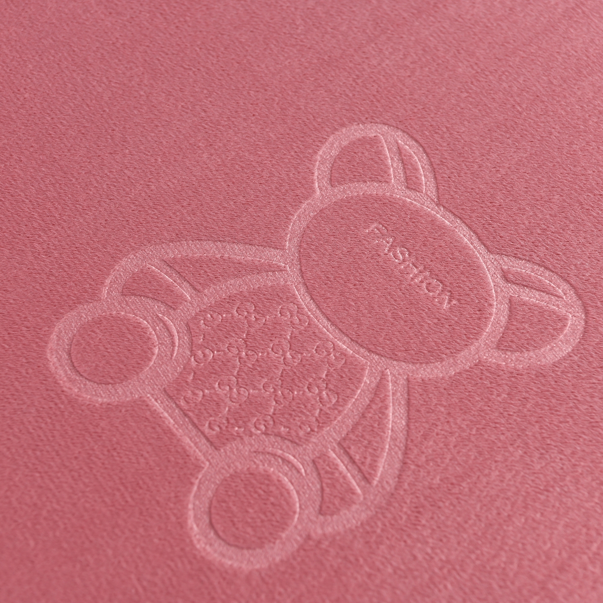 91家纺网 家纺一手货源 找家纺 （总）推推家纺 2025新款高克重雕花水晶绒压花床笠外贸