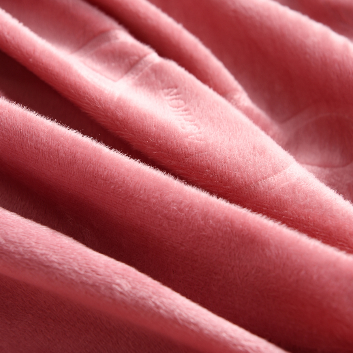 91家纺网 家纺一手货源 找家纺 （总）推推家纺 2025新款高克重雕花水晶绒压花床笠外贸