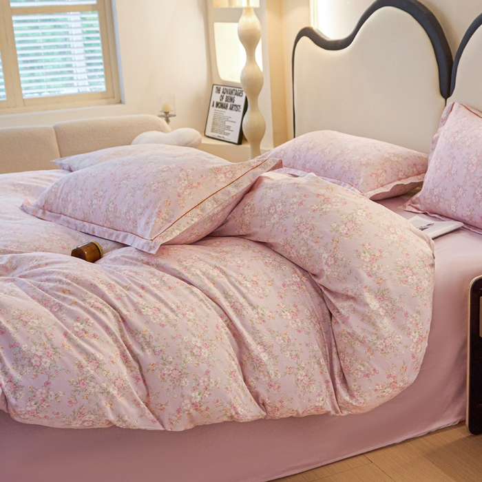 91家纺网 家纺一手货源 找家纺 首爱家纺 2025新款小清新全棉纯棉人字纹工艺款四件套 樱花粉