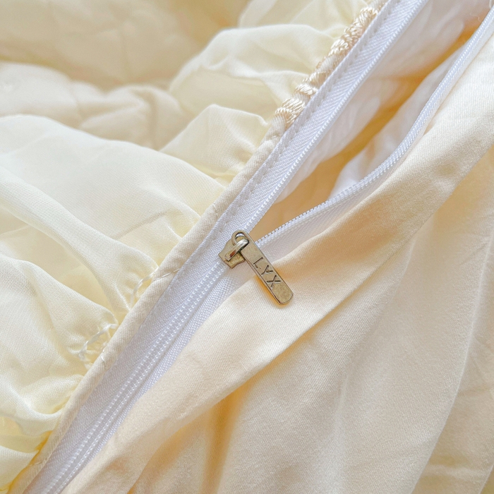 91家纺网 家纺一手货源 找家纺 罗艺轩 2025新款全棉蕾丝刺绣床裙四件套-小香玫瑰 小香玫瑰-奶白