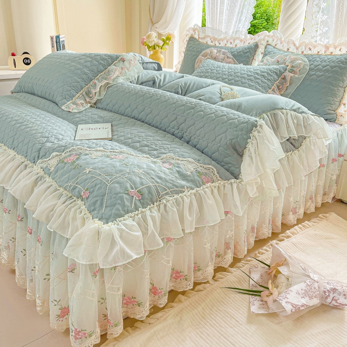 91家纺网 家纺一手货源 找家纺 罗艺轩 2025新款全棉蕾丝刺绣床裙四件套-小香玫瑰 小香玫瑰-豆绿