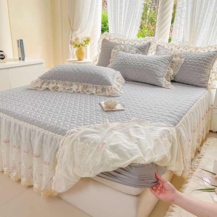 91家纺网 家纺一手货源 找家纺 罗艺轩 2025新款全棉蕾丝刺绣单床裙-小香玫瑰 小香玫瑰-灰色