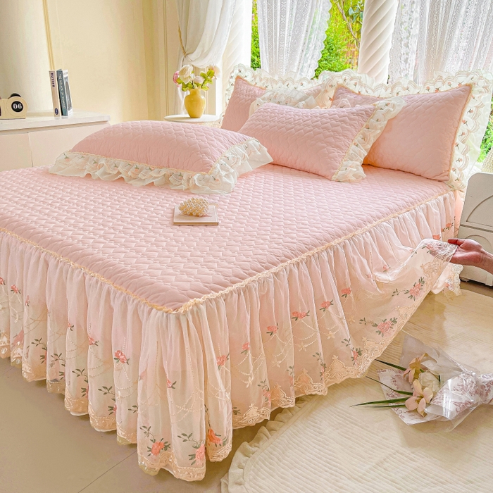 91家纺网 家纺一手货源 找家纺 罗艺轩 2025新款全棉蕾丝刺绣床裙四件套-小香玫瑰 小香玫瑰-粉色