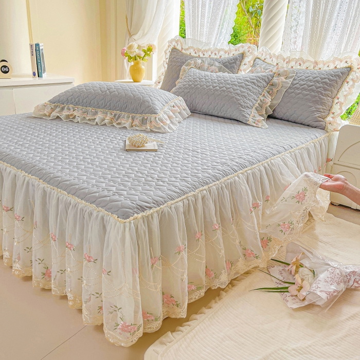 91家纺网 家纺一手货源 找家纺 罗艺轩 2025新款全棉蕾丝刺绣床裙四件套-小香玫瑰 小香玫瑰-灰色