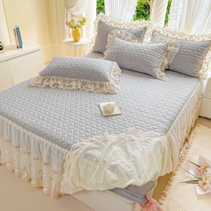 91家纺网 家纺一手货源 找家纺 罗艺轩 2025新款全棉蕾丝刺绣床裙四件套-小香玫瑰 小香玫瑰-灰色