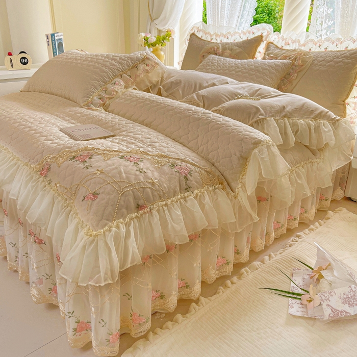 91家纺网 家纺一手货源 找家纺 罗艺轩 2025新款全棉蕾丝刺绣床裙四件套-小香玫瑰 小香玫瑰-香槟