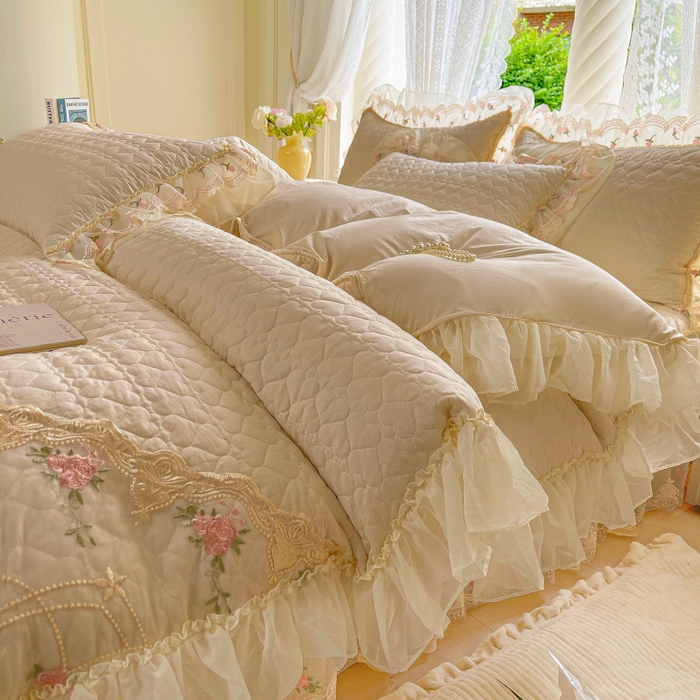 91家纺网 家纺一手货源 找家纺 罗艺轩 2025新款全棉蕾丝刺绣床裙四件套-小香玫瑰 小香玫瑰-香槟