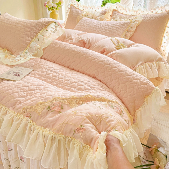 91家纺网 家纺一手货源 找家纺 罗艺轩 2025新款全棉蕾丝刺绣床裙四件套-小香玫瑰 小香玫瑰-玉色