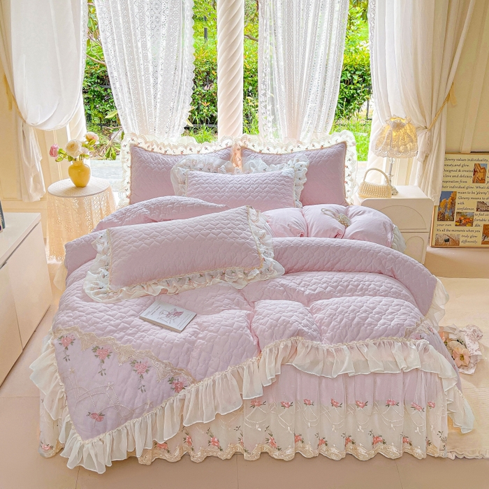 91家纺网 家纺一手货源 找家纺 罗艺轩 2025新款全棉蕾丝刺绣床裙四件套-小香玫瑰 小香玫瑰-紫色