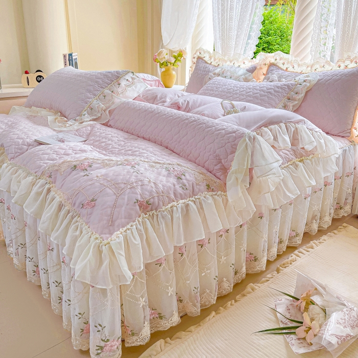 91家纺网 家纺一手货源 找家纺 罗艺轩 2025新款全棉蕾丝刺绣床裙四件套-小香玫瑰 小香玫瑰-紫色