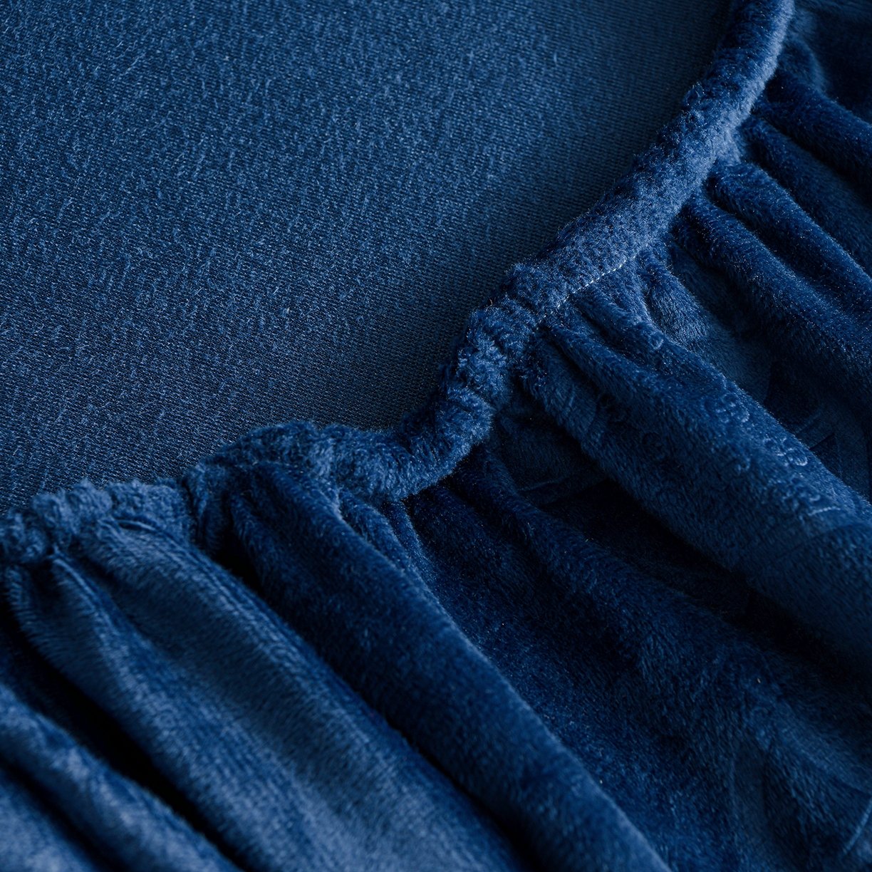 91家纺网 家纺一手货源 找家纺 推推家纺 2025新款高克重雕花水晶绒压花床笠外贸 泰迪熊-蓝色