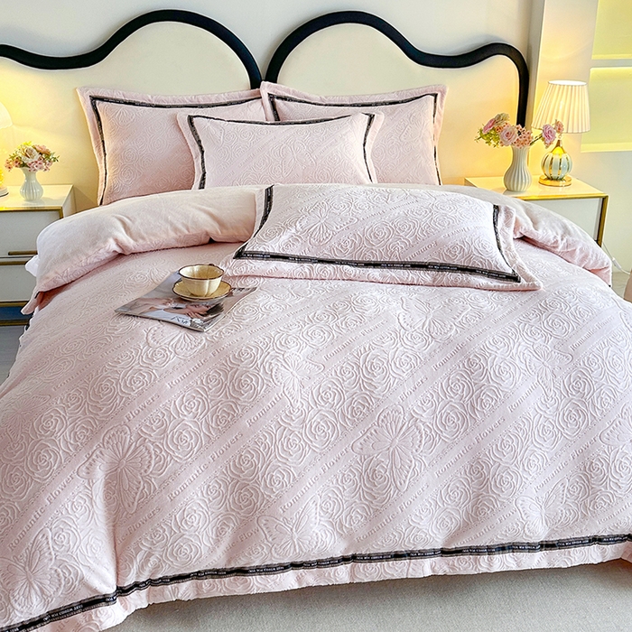 爱洛 2025新款牛奶绒四件套牛奶绒雕花四件套纯色牛奶绒四件套 蝴蝶-粉玉