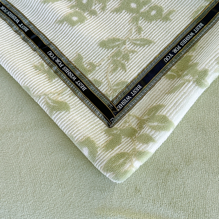 91家纺网 家纺一手货源 找家纺 爱洛 2025新款牛奶绒四件套牛奶绒雕花四件套纯色牛奶绒四件套 枫叶-绿