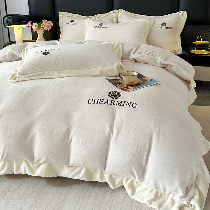 91家纺网 家纺一手货源 找家纺 （总）爱洛 2025新款牛奶绒四件套牛奶绒刺绣四件套纯色牛奶绒四件套