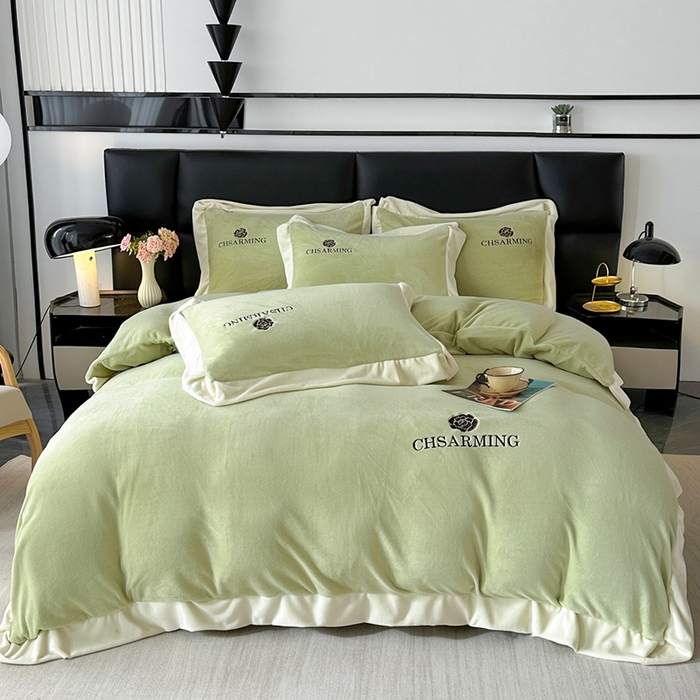 91家纺网 家纺一手货源 找家纺 爱洛 2025新款牛奶绒四件套牛奶绒刺绣四件套纯色牛奶绒四件套 山茶花-果绿