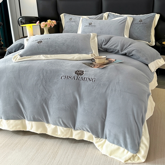 91家纺网 家纺一手货源 找家纺 爱洛 2025新款牛奶绒四件套牛奶绒刺绣四件套纯色牛奶绒四件套 山茶花-灰色