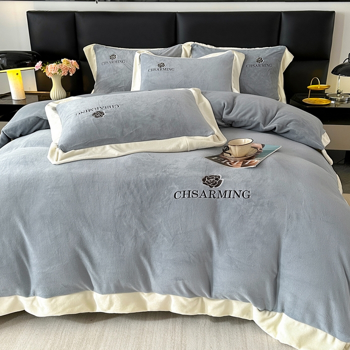 91家纺网 家纺一手货源 找家纺 爱洛 2025新款牛奶绒四件套牛奶绒刺绣四件套纯色牛奶绒四件套 山茶花-灰色