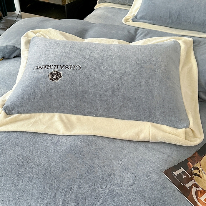 91家纺网 家纺一手货源 找家纺 爱洛 2025新款牛奶绒四件套牛奶绒刺绣四件套纯色牛奶绒四件套 山茶花-灰色